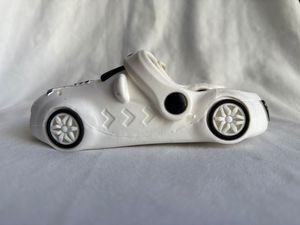 Pantoufles de voiture en PVC blanc à motif de dessin animé avec semelle EVA rembourrée pour femmes, toutes saisons, à porter à la maison - Product Image 2