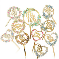 Nouvelle Arrivée Décoration de Gâteau de Mariage Ins Topper de Gâteau en Bois Mr & Mme avec Fleurs pour Fournitures de Fête de la Saint-Valentin