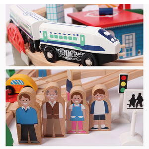 Vente chaude hêtre en <span class=keywords><strong>bois</strong></span> 130 pièces aéroport voies ferrées électriques jouets éducation puzzle pour enfants assemblage ensemble de jouets pour enfant CE - Product Image 4