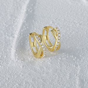 Aretes de Aro CANNER con Circonita Cúbica, Diseño Simple y Clásico, Plata de Ley S925, Baño de Oro de 18K para Mujer - Product Image 3