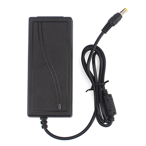 Quel adaptateur secteur 60W de bureau est le meilleur pour les moniteurs ? Alimentation à découpage AC/DC Goksja 12V 5A - Product Image 1