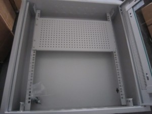 Gabinete de Montaje Empotrado de 19 Pulgadas 12U 600 mm (Ancho) x 150 mm (Profundidad), Tipo Rígido con Borde Plano para Montaje en Pared - Product Image 6