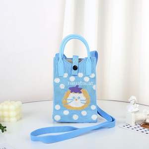 Sac à bandoulière en laine tricotée brodé motif dessin animé mignon pour enfants, idéal pour téléphone portable, poussette et clés, design carré vertical - Product Image 2