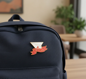 Low Price Customized Metal Hot Selling High Quality Travel Style Zinc Alloy Dripping Oil DIY Brooch for Schoolbag Clothing Gift