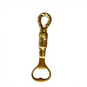 Abridor de botellas de metal con mango trenzado dorado, portátil, para bar, artículos para fiestas, artículos de regalo, decoración para eventos de boda, abridor de cerveza hecho a mano - Product Image 1