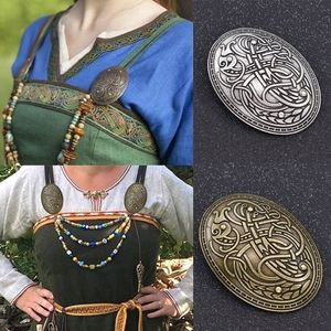 Broche de Aleación con Diseño de <span class=keywords><strong>Lobo</strong></span> Vikingo Vintage al por Mayor, Amuleto con Patrón de Runas en Forma de U, Joyería de Corsage para Cosplay para Mujer - Product Image 2
