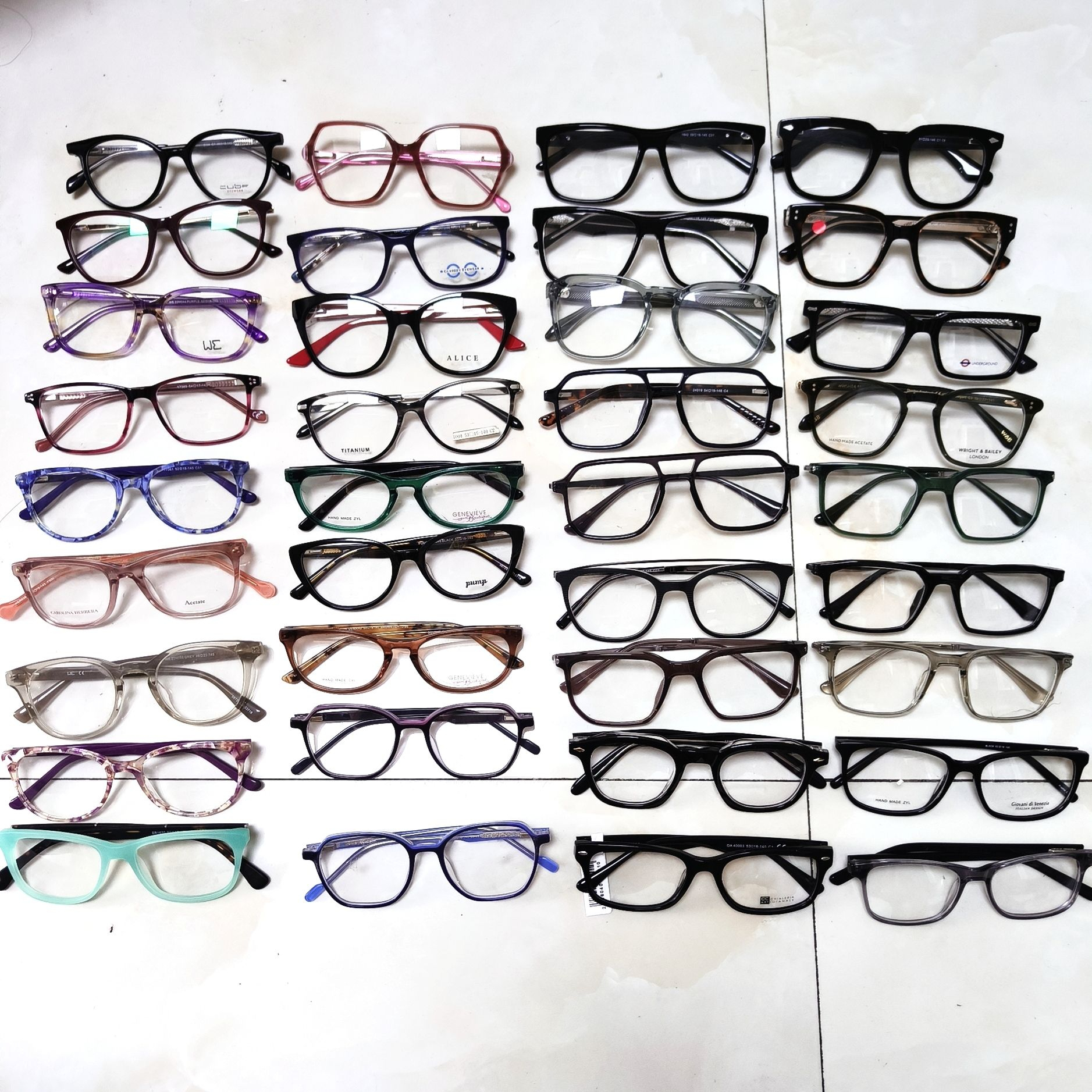 Assort acetate by random