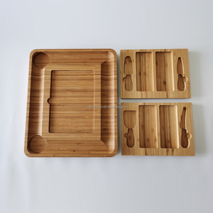 Plateau <span class=keywords><strong>de</strong></span> service <span class=keywords><strong>de</strong></span> couverts <span class=keywords><strong>de</strong></span> planche à fromage en bambou en bois, plateau <span class=keywords><strong>de</strong></span> charcuterie d'assiette à fromage avec ensemble d'ustensiles et couteaux - Product Image 5