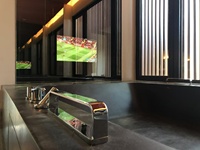Espejo con Televisor Inteligente de 26 Pulgadas, Impermeable, Tamaño Personalizado, para Baño Empotrado en Hoteles, Modelo Capella, con IPTV para Proyectos Hoteleros