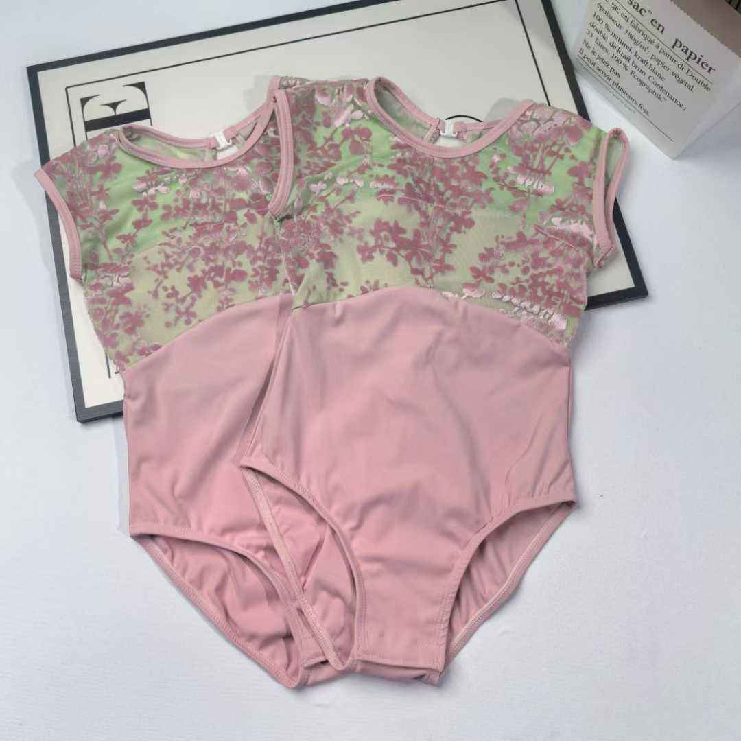 ชมพู เขียว