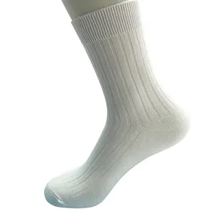 ถุงเท้าใยไผ่ดูดซับความชื้นสำหรับผู้หญิง,เข็มคู่ระบายอากาศได้ดีฤดูใบไม้ร่วงฤดูหนาวสีขาว