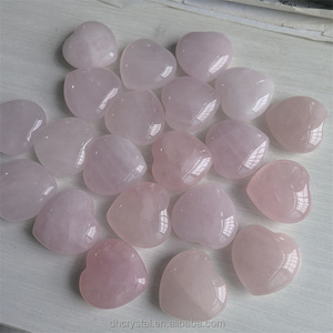 Cristales de <span class=keywords><strong>Cuarzo</strong></span> <span class=keywords><strong>Rosa</strong></span> Natural en Forma de Corazón, Gemas de <span class=keywords><strong>Cuarzo</strong></span> Pulido para Reiki, Regalo <span class=keywords><strong>Rosa</strong></span> con Temática de Amor para el Día de San Valentín para Mamá - Product Image 3