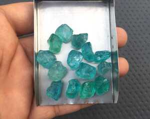 25 pièces d'apatite bleue naturelle en vrac, pierre brute non traitée à la main, fabrication de bijoux bleus en gros - Product Image 4