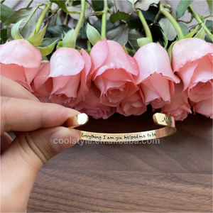 Brazalete de acero inoxidable de 6mm para mujer, niña, inspiración, regalo de amistad, "Mamá, todo lo que soy, me ayudaste a ser" grabado - Product Image 5