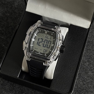 Montre numérique de sport de luxe pour homme, design créatif, boîtier tonneau, montre électronique, vente en gros - Product Image 3