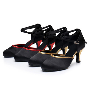 <span class=keywords><strong>Chaussures</strong></span> <span class=keywords><strong>de</strong></span> <span class=keywords><strong>danse</strong></span> <span class=keywords><strong>de</strong></span> compétition professionnelle moderne <span class=keywords><strong>de</strong></span> salle <span class=keywords><strong>de</strong></span> bal noire à bout fermé femmes <span class=keywords><strong>chaussures</strong></span> <span class=keywords><strong>de</strong></span> <span class=keywords><strong>danse</strong></span> modernes bon marché pour femmes - Product Image 4