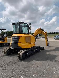 Nueva Excavadora Mini de Orugas Liugong 9057F de 5.7 Toneladas con Cero Cola, Excavadora Hidráulica para Construcción y Paisajismo - Product Image 4