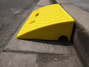 휴대용 경량 차도 보도 플라스틱 연석 문턱 경사로 - Product Image 3