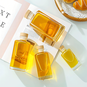 Bouteille en verre carrée vide pour spiritueux, <span class=keywords><strong>vin</strong></span>, vodka, whisky, gin, rhum, brandy, transparente, en verre flint, 100ml, 250ml, 375ml, 500ml, 1000ml, avec <span class=keywords><strong>bouchon</strong></span> en liège - Product Image 1