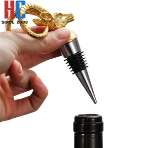 Bouchon de bouteille de vin en alliage de zinc plaqué or, motif animal, style ange, avec bec verseur, pour verre à vin, stock usine, 20 ans d'expérience - Product Image 3