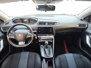 <span class=keywords><strong>Peugeot</strong></span> <span class=keywords><strong>308</strong></span> 1.6 <span class=keywords><strong>Automatique</strong></span> 2019, Conduite à Gauche, Berline, Essence, Sièges en Cuir, Intérieur Sombre, Voiture d'<span class=keywords><strong>Occasion</strong></span> - Product Image 6