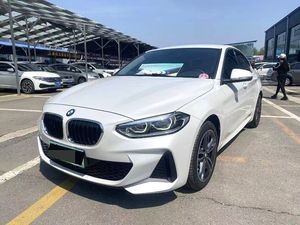 Auto Usado <span class=keywords><strong>BMW</strong></span> Serie 1 <span class=keywords><strong>120i</strong></span> 1.5T M Sport Automático <span class=keywords><strong>2023</strong></span> - Product Image 3