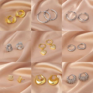 Boucles d'oreilles créoles plaquées or en gros, formes variées, pour usage quotidien et décontracté - Product Image 6