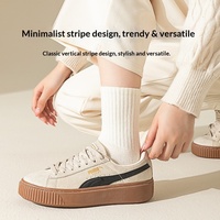 Chaussettes mi-mollet tendance en polycoton antidérapantes et sans coutures pour femme, style automne/hiver, parfaites pour les sandales