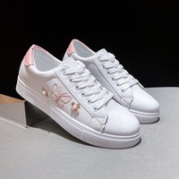 Baskets blanches pour femmes Printemps-Été 2026 Nouveauté à lacets décontractées semelles souples chaussures de course chaussures d'étudiant motif floral empeigne en PU maille