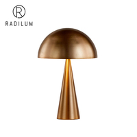 Lámpara de Mesa de Latón, Estilo Nórdico Moderno, Lujosa, para Hotel, Lámpara de Noche con Forma de Hongo, Latón Sólido, LED, Venta al por Mayor de Fábrica, Lámpara de Mesa Lachlin