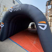 Tunnel de passage sportif gonflable géant professionnel avec logo personnalisé pour le terrain scolaire