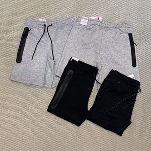 Short de sport pour homme en molleton technique avec logo N personnalisé, en coton épais, avec poche arrière zippée - Product Image 1
