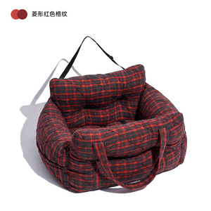 Coussin portable pour animaux de compagnie à carreaux rouges, canapé carré pour chat avec bandoulière - Product Image 1