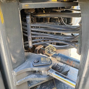 รถตักล้อยางมือสองคุณภาพสูงราคาประหยัด รุ่น Komatsu WA380-3 สมรรถนะเยี่ยม รถตักล้อยางมือสองของแท้จากญี่ปุ่น มีสินค้าในสต็อก - Product Image 5