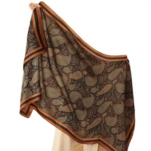 Nuovo Arrivo Primavera/Estate: Sciarpa e Mantella in Raso Stampato Extra-Lunga 90x180cm - Protezione Solare per Spiaggia e Uso Esterno - Vendita all'Ingrosso - Product Image 5