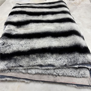 Alfombra Personalizada de Piel de Conejo y Zorro - Product Image 3