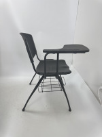 Chaise d'école en plastique avec bureau d'écriture et porte-livres en fil métallique, chaise d'élève en PP durable pour les meubles de classe modernes, écoles