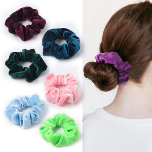 Qiyue Hot Sale 60 Kleuren Beschikbaar Groothandel Fluwelen Effen Haar <span class=keywords><strong>Scrunchies</strong></span> - Product Image 2