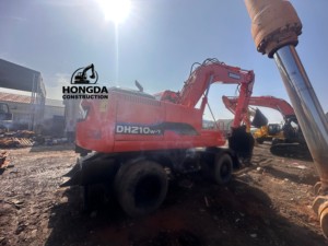 Excavatrice sur pneus d'occasion Doosan DH210W-9, 19,8 tonnes, modèle 2023, faible nombre d'heures, moteur certifié CE, vente, godet de 0,50 m, 115 kW - Product Image 4