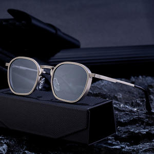 Lunettes de soleil carrées KSL-98277 pour femmes, monture PC, protection UV400, couleur noire, pare-soleil de classe 2, style européen - Product Image 3