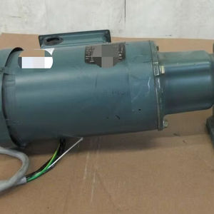 Nuevo Motor de CA Original Listo para Usar VEUHM3542 de 75 HP TIGEAR <span class=keywords><strong>2</strong></span> 202A10R56 con Reductor de Engranajes 101 y Controlador de Programación PLC - Product Image 1