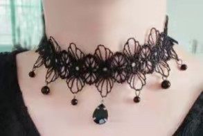 A large butterfly-hang-black pearl