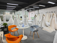 Robe de mariée sirène longue en crêpe, dos nu, simple et droite, avec appliques en dentelle, écologique, collection 2022, directement de l'usine