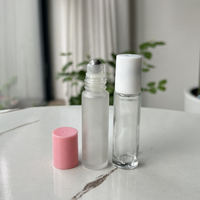 Flacon roll-on de voyage en verre dépoli épais de 10 ml (1/3 oz) pour parfum, baume à lèvres ou huile parfumée, avec bille roulante blanche et capuchon doré