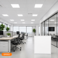 Panneaux LED commerciaux sans scintillement avec garantie de 7 ans, 100 000 heures, 5 CCT, 160 lm/W, IP54, IK03, diffuseur PS, driver BOKE, UGR<19, SDCM≤3