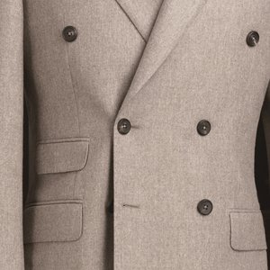 Abito Formale da Uomo Serie Personalizzata di Alta Gamma MTM, Abito Doppiopetto a Sei Bottoni con Tre Tasche, Risvolto Artigianale con Foro - Product Image 3