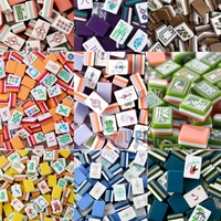 Tuiles de Mahjong américaines en acrylique de style étranger, finies à la main, quatre couches, couleurs assorties, pour usage récréatif, fabriquées en Chine, boîte en carton