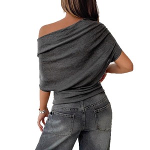 Top Sexy Monospalla Aderente da Donna, T-shirt Estiva 2026 Nuova con Maniche a Pipistrello, Abbigliamento alla Moda - Product Image 2