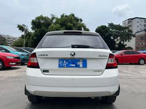 <span class=keywords><strong>Skoda</strong></span> <span class=keywords><strong>Fabia</strong></span>, août 2016, moteur 1,4 litre, transmission <span class=keywords><strong>automatique</strong></span> - Product Image 5