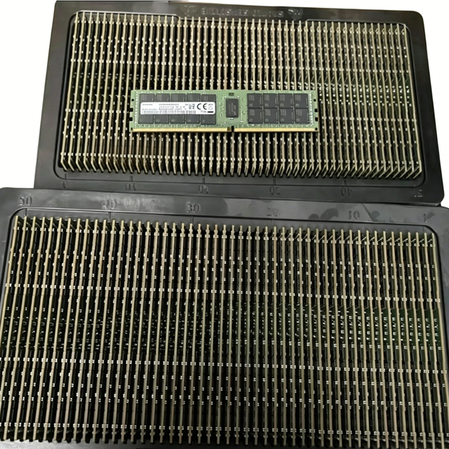 M321R2GA3PB0-CWM 16GB DDR5 5600MHz RDIMM ECC Registered Server RAM Memory Module in Stock Original Brand